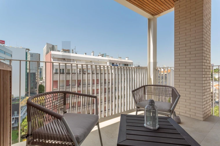 Apartamento T2 para Venda em Campolide Foto 22