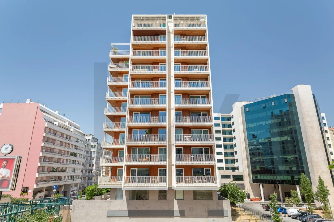 Apartamento T2 para Venda em Campolide Foto 40