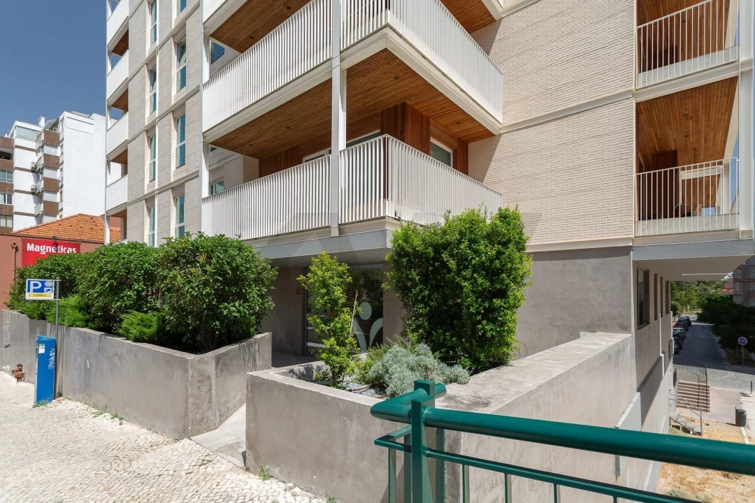 Apartamento T2 para Venda em Campolide Foto 38