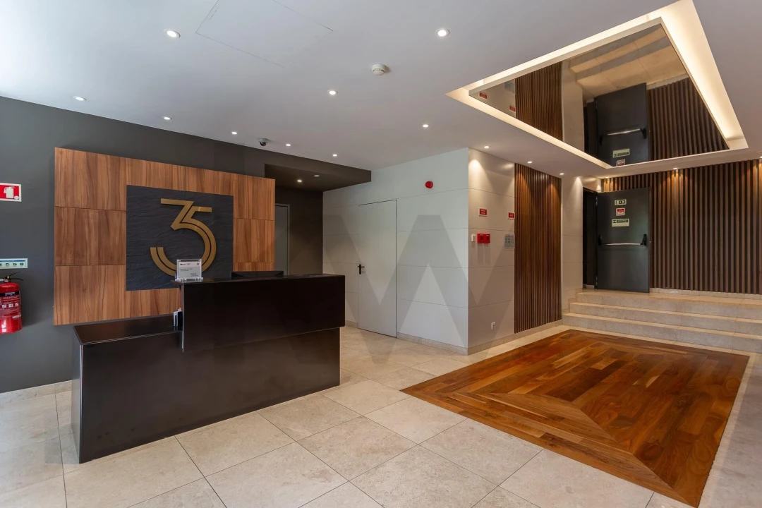 Apartamento T2 para Venda em Campolide Foto 36