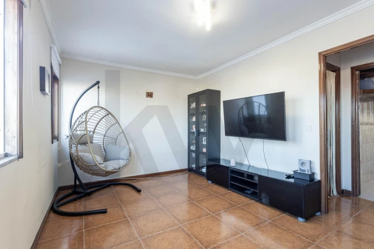 Moradia T1 para Venda em Oliveira do Douro Foto 4