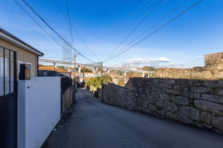 Moradia T1 para Venda em Oliveira do Douro Foto 24