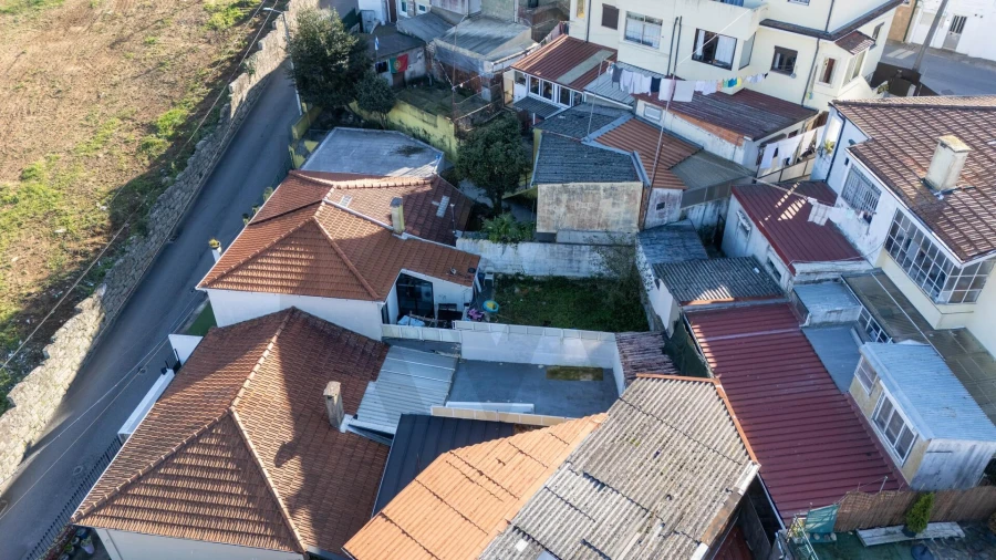 Moradia T1 para Venda em Oliveira do Douro Foto 27