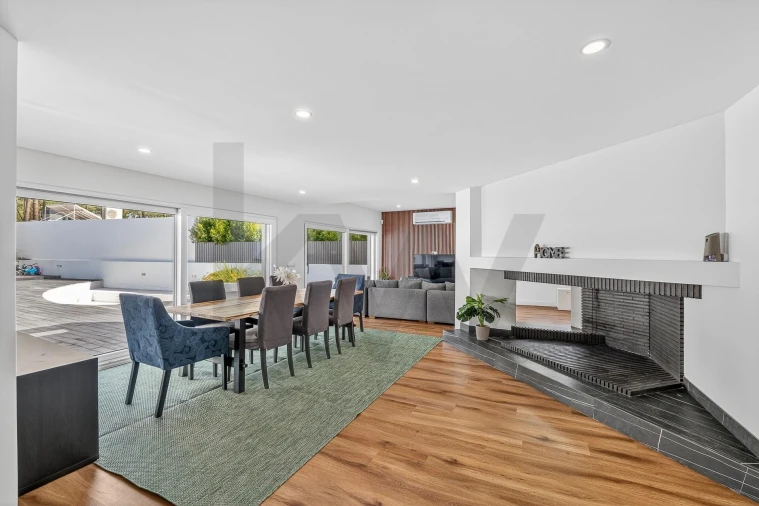 Moradia T4 para Venda em Corroios Foto 11