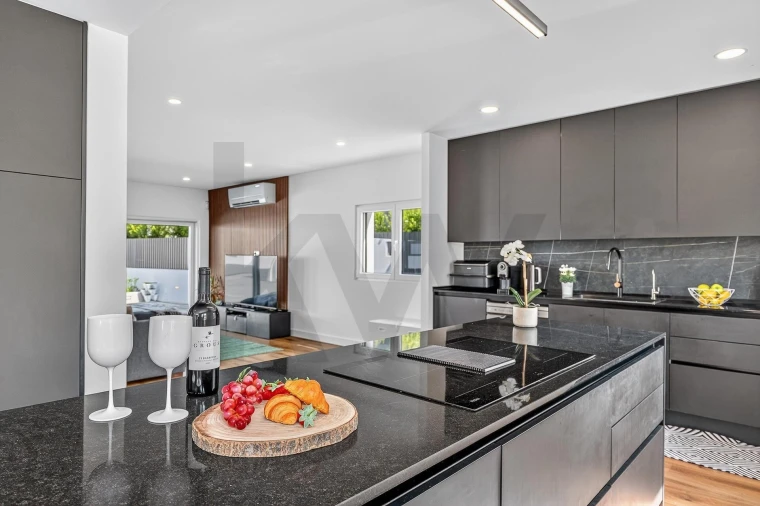 Moradia T4 para Venda em Corroios Foto 19