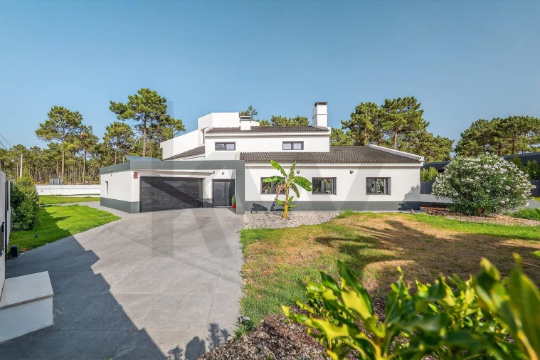 Moradia T4 para Venda em Corroios Foto 5