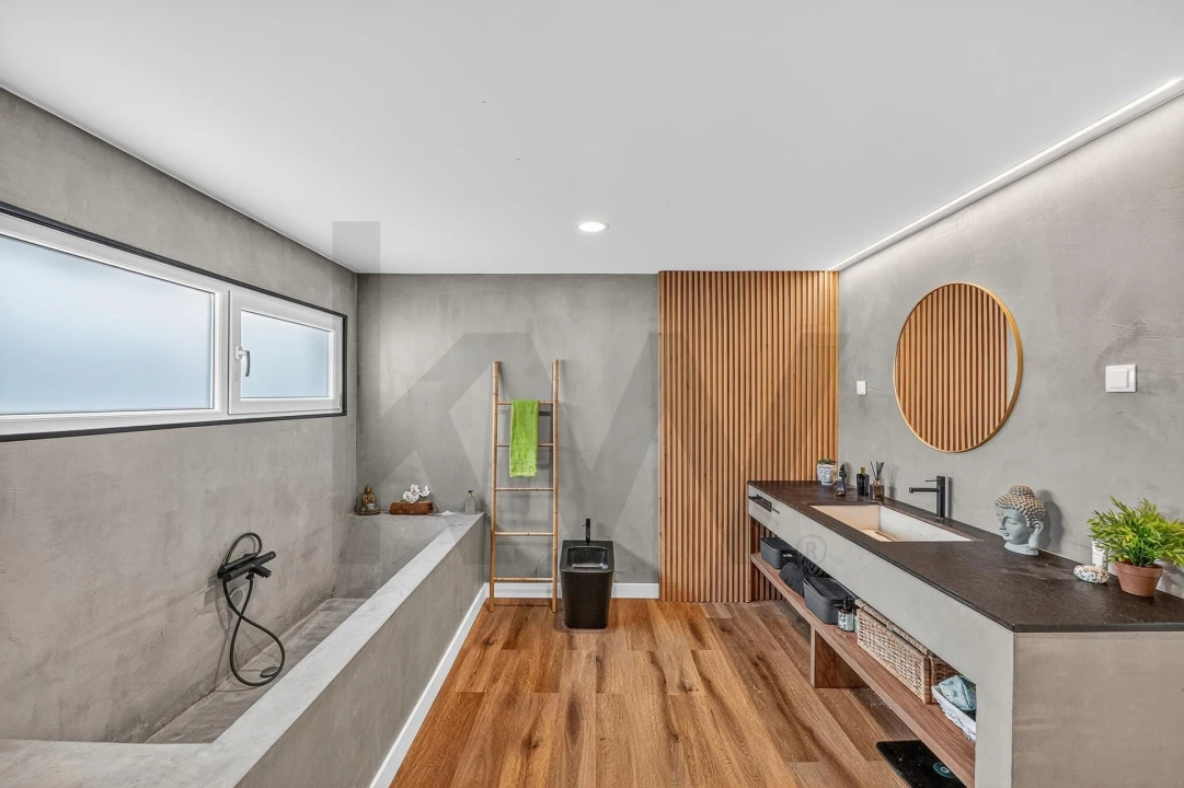 Moradia T4 para Venda em Corroios Foto 27