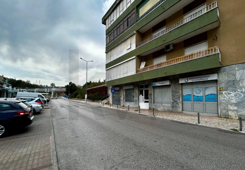 Loja para Venda em Póvoa de Santa Iria e Forte da Casa Foto 12