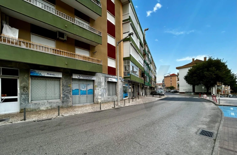 Loja para Venda em Póvoa de Santa Iria e Forte da Casa Foto 11