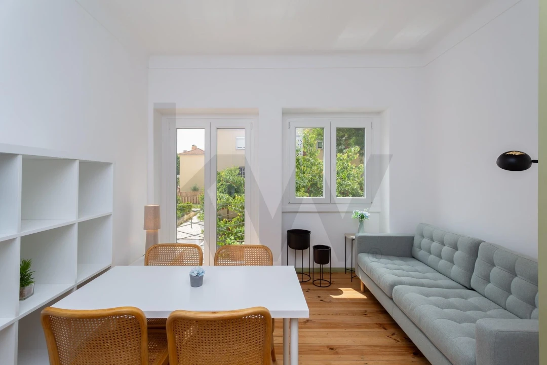 Apartamento T2 para Arrendamento em Alvalade Foto 3