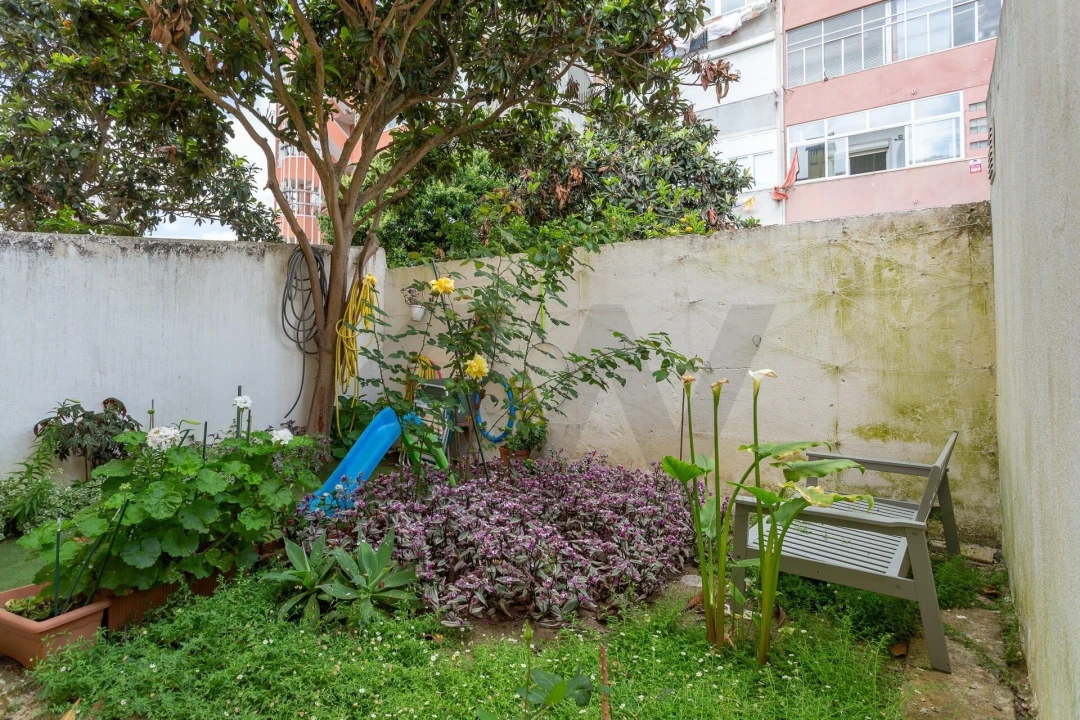 Apartamento T2 para Arrendamento em Alvalade Foto 34