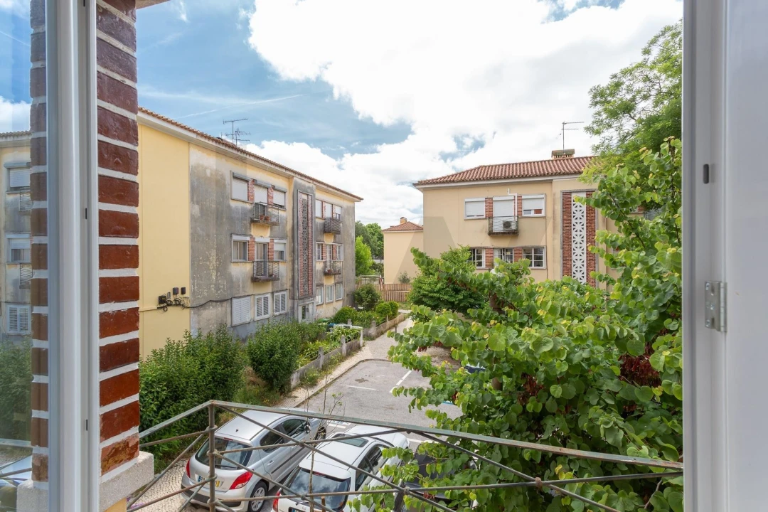 Apartamento T2 para Arrendamento em Alvalade Foto 6