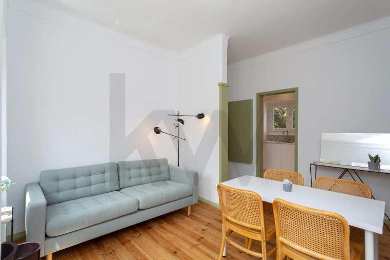 Apartamento T2 para Arrendamento em Alvalade Foto 9