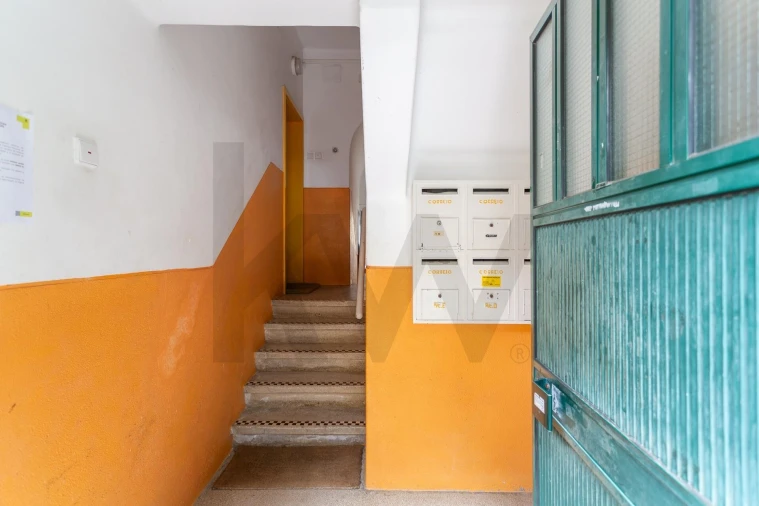 Apartamento T2 para Arrendamento em Alvalade Foto 39