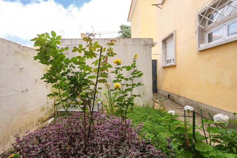 Apartamento T2 para Arrendamento em Alvalade Foto 35