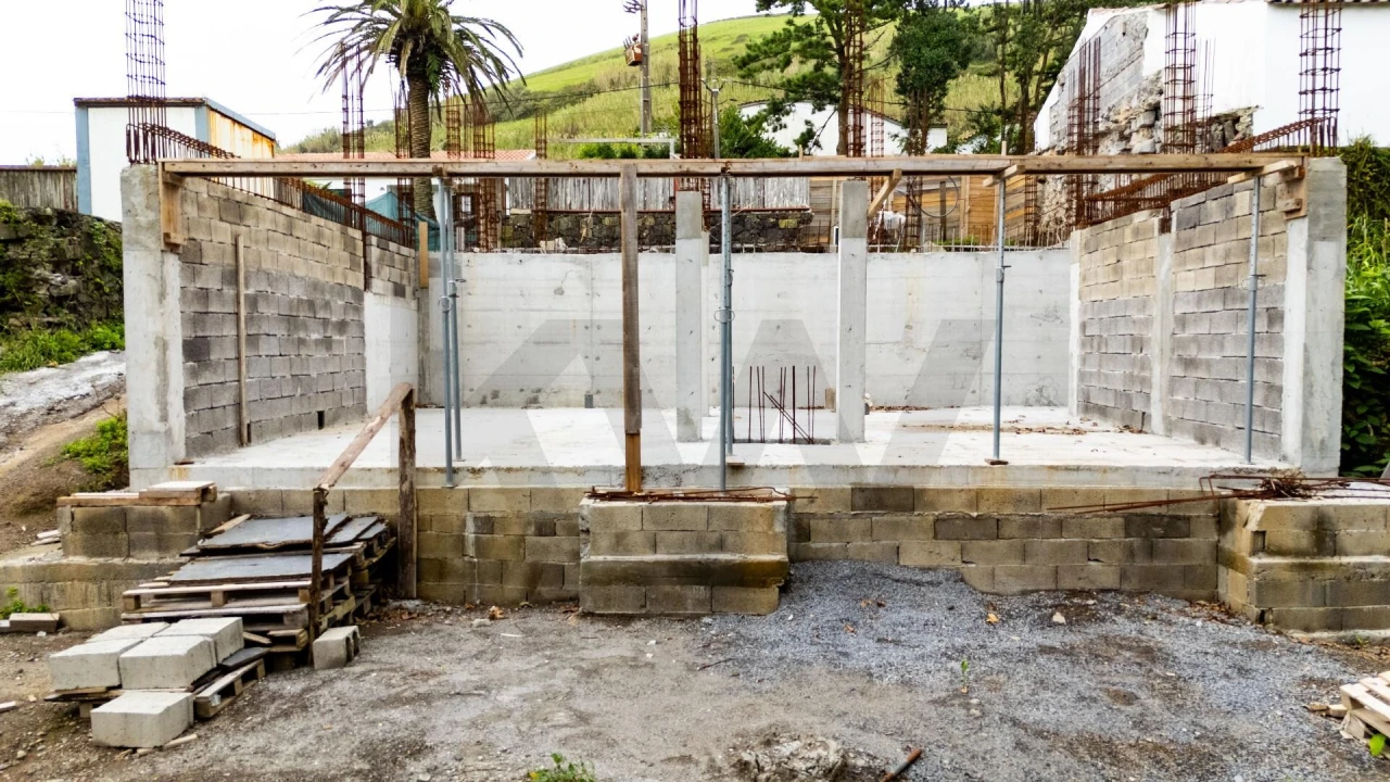 Moradia T3 para Venda em Ginetes Foto 28