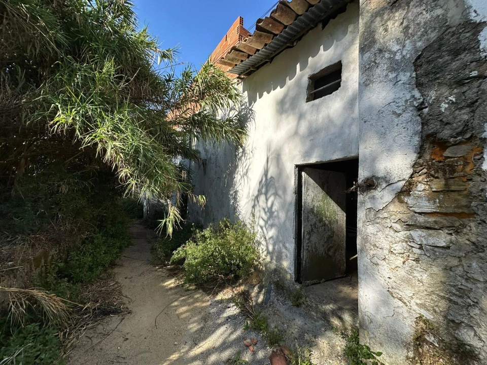 Terreno para Venda em Santo Quintino Foto 1