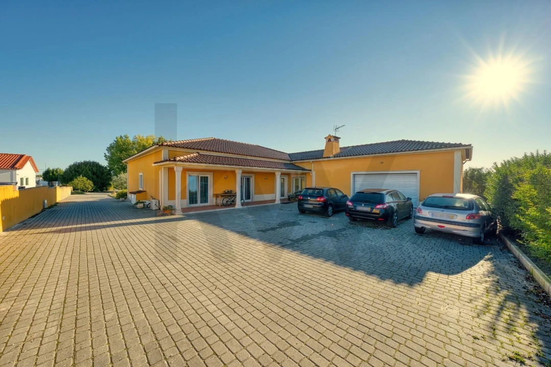 Moradia T5 para Venda em Achete, Azoia de Baixo e Póvoa de Santarém Foto 35