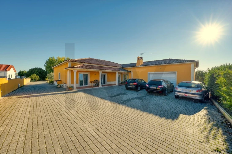 Moradia T5 para Venda em Achete, Azoia de Baixo e Póvoa de Santarém Foto 35