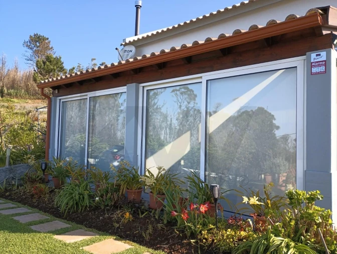 Moradia T1 para Venda em Fajã da Ovelha Foto 4