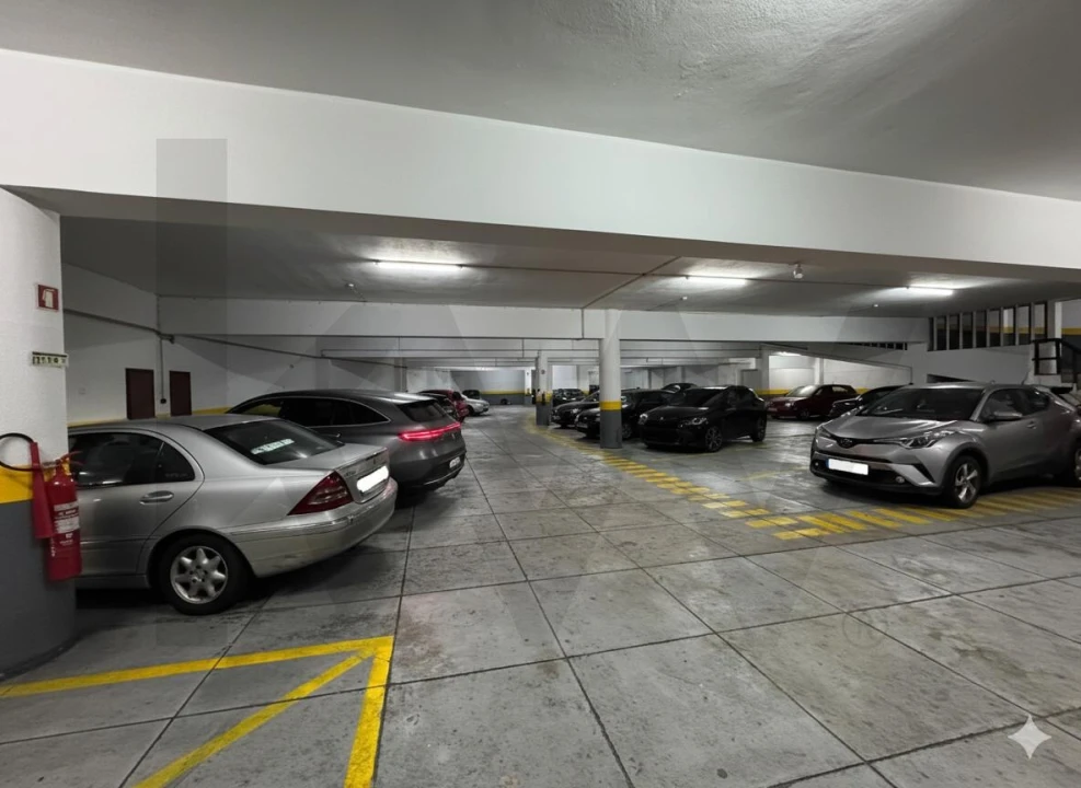 Garagem para Venda em Bonfim Foto 1