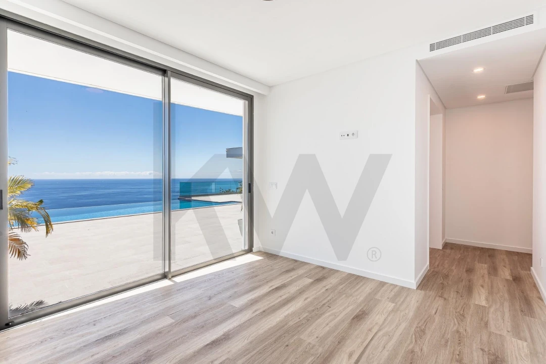 Moradia T3 para Venda em Arco da Calheta Foto 27