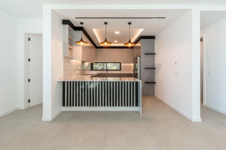 Moradia T3 para Venda em Arco da Calheta Foto 37