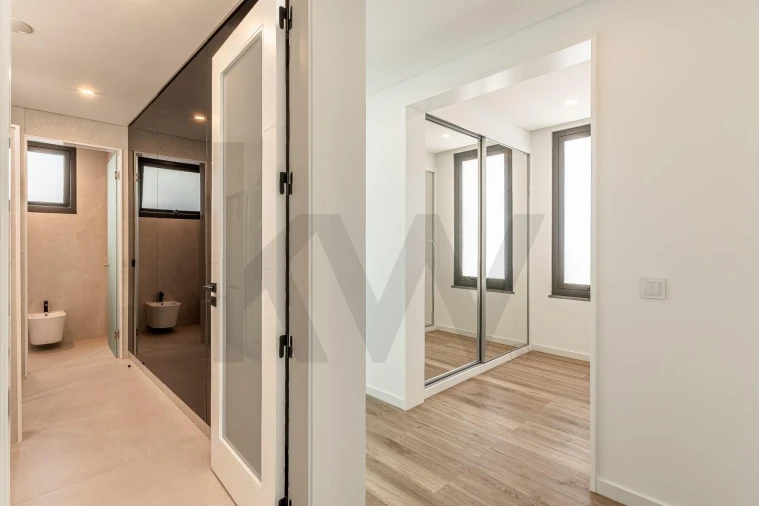 Moradia T3 para Venda em Arco da Calheta Foto 17