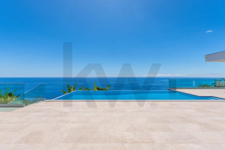 Moradia T3 para Venda em Arco da Calheta Foto 12