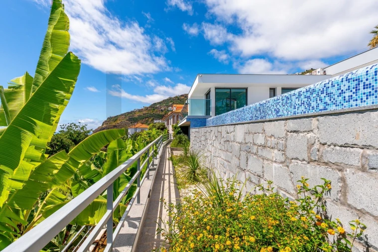 Moradia T3 para Venda em Arco da Calheta Foto 16