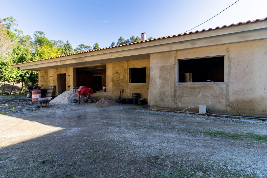 Terreno para Venda em Escapães Foto 3