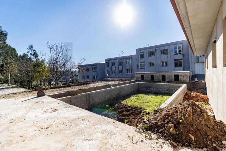 Terreno para Venda em Escapães Foto 4