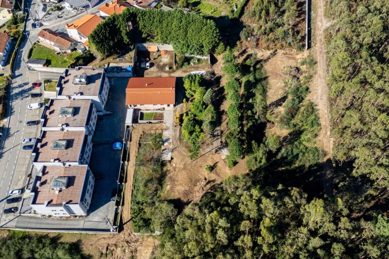 Terreno para Venda em Escapães Foto 2