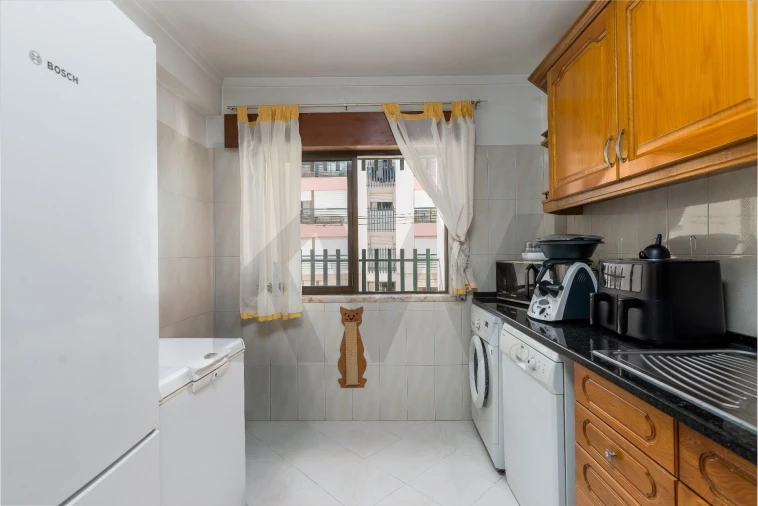 Apartamento T3 para Venda em Massamá e Monte Abraão Foto 12