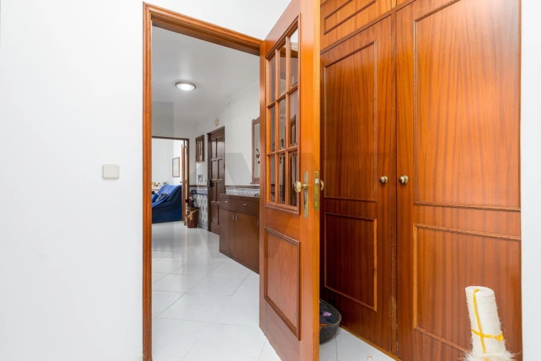 Apartamento T3 para Venda em Massamá e Monte Abraão Foto 14