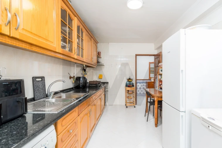 Apartamento T3 para Venda em Massamá e Monte Abraão Foto 11