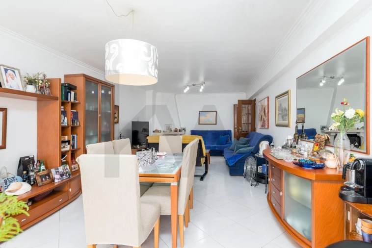 Apartamento T3 para Venda em Massamá e Monte Abraão Foto 7