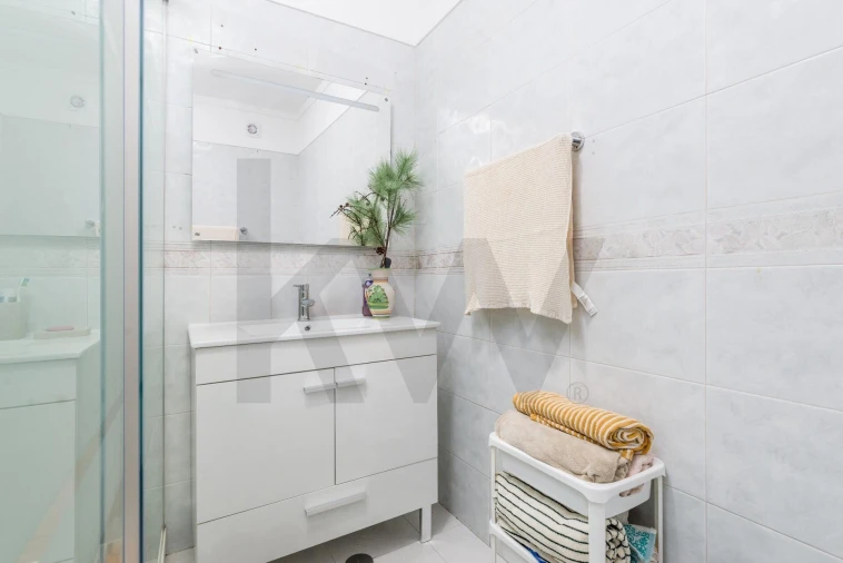 Apartamento T3 para Venda em Massamá e Monte Abraão Foto 23