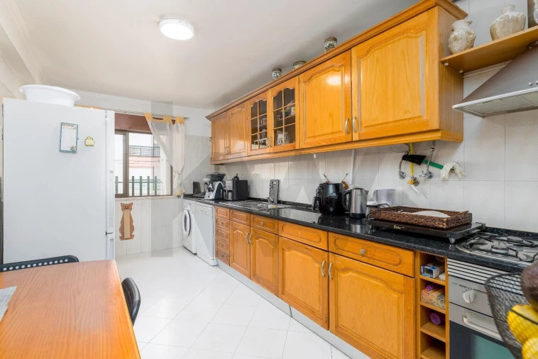 Apartamento T3 para Venda em Massamá e Monte Abraão Foto 10