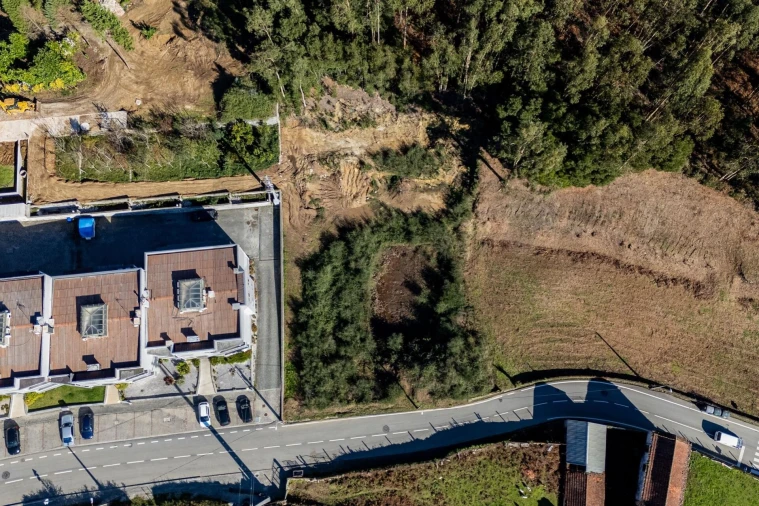 Terreno para Venda em Escapães Foto 6