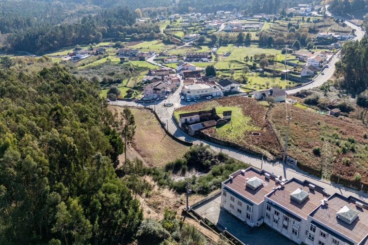 Terreno para Venda em Escapães Foto 9