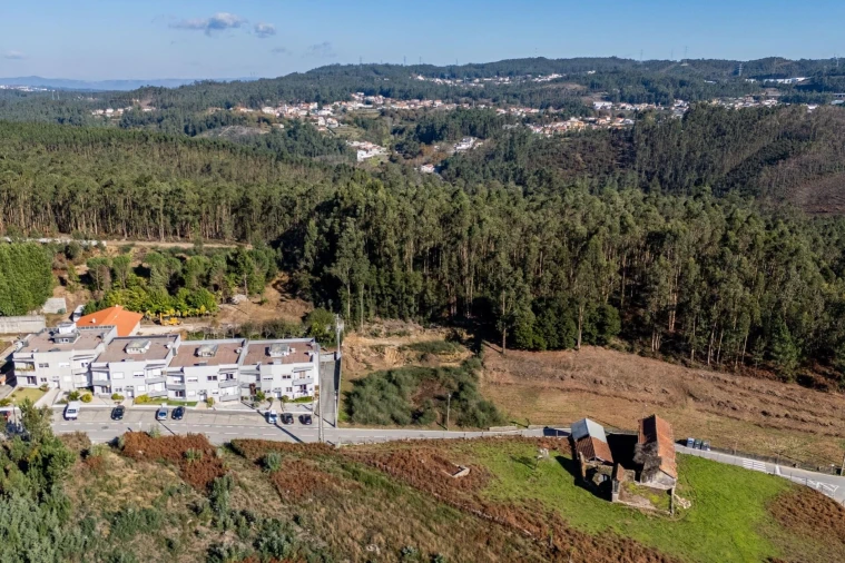 Terreno para Venda em Escapães Foto 16