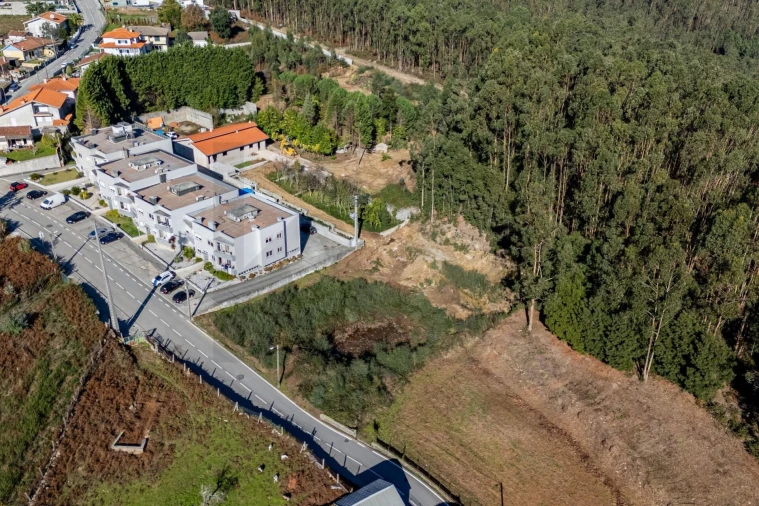 Terreno para Venda em Escapães Foto 8