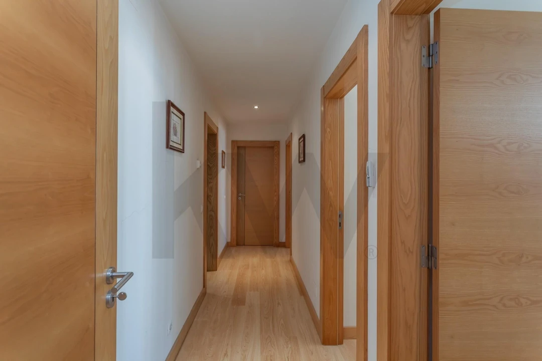 Apartamento T4 para Venda em São Domingos de Rana Foto 11