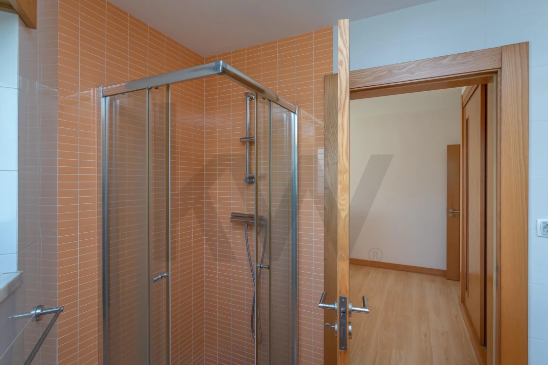 Apartamento T4 para Venda em São Domingos de Rana Foto 22