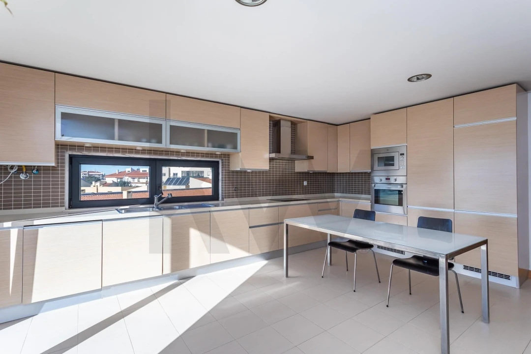 Apartamento T4 para Venda em São Domingos de Rana Foto 5