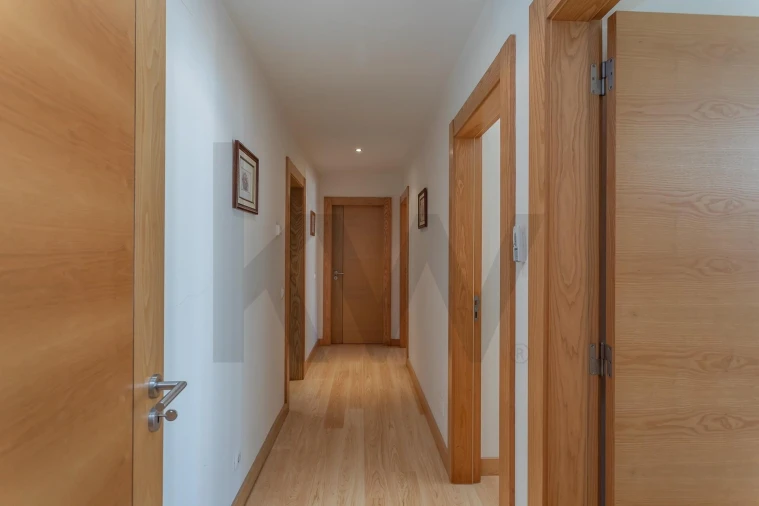 Apartamento T4 para Venda em São Domingos de Rana Foto 11