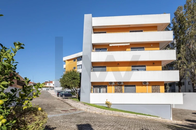 Apartamento T4 para Venda em São Domingos de Rana Foto 29