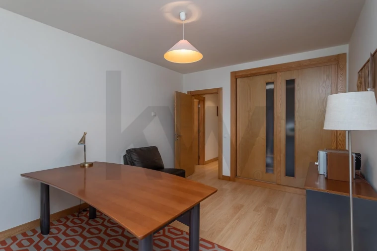 Apartamento T4 para Venda em São Domingos de Rana Foto 14