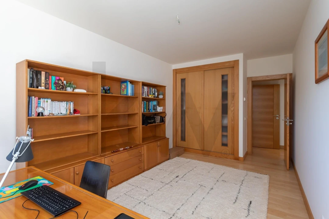 Apartamento T4 para Venda em São Domingos de Rana Foto 12